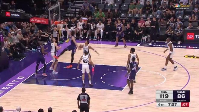 42顺位新秀雷诺逆袭登榜第四，国王队惊喜爆发引