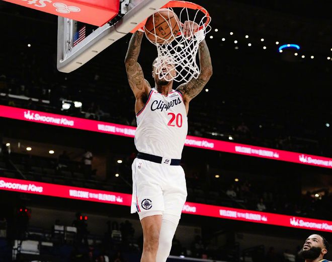 快船客场惨败鹈鹕遭遇三连败 小卡复出难挽颓势