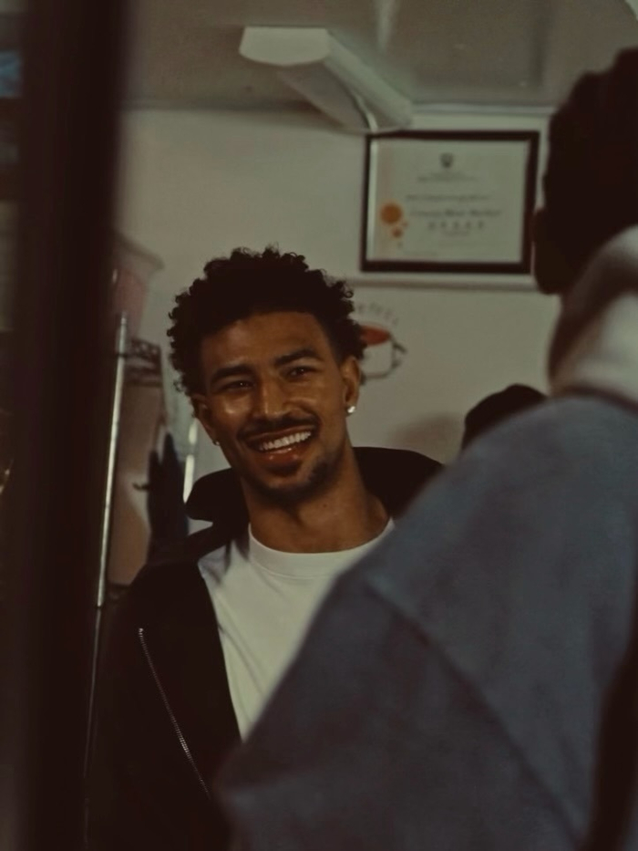 昆廷-格兰姆斯晒照展示赛场风采 数据亮眼引关注