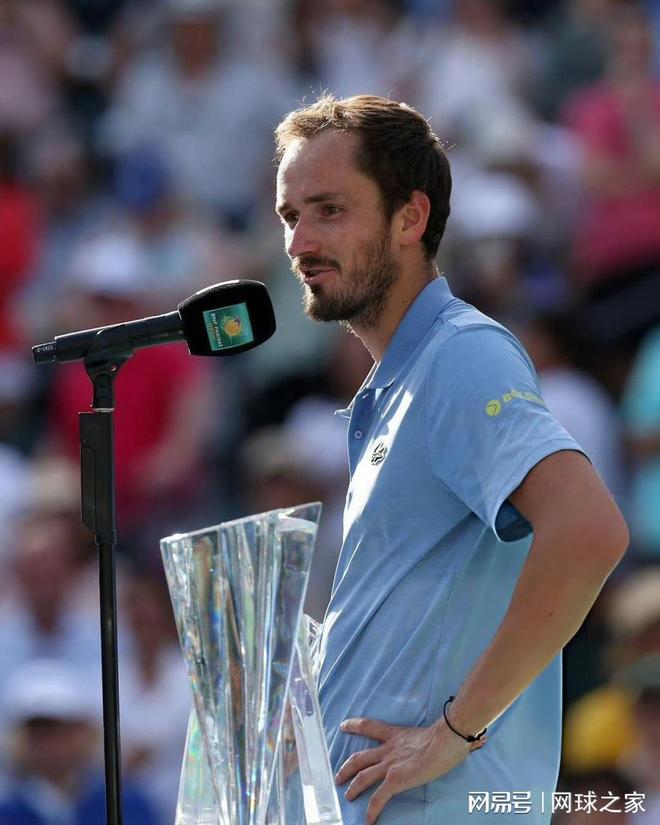 梅德韦杰夫印第安维尔斯决赛再负辛纳 真实面对