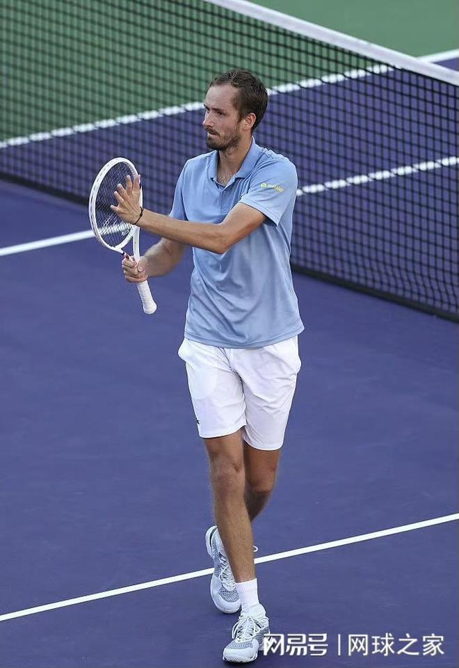 梅德韦杰夫印第安维尔斯决赛再负辛纳 真实面对