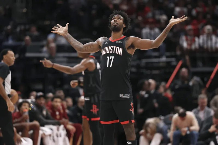 火箭客场力克灰熊 三球员表现成胜负关键