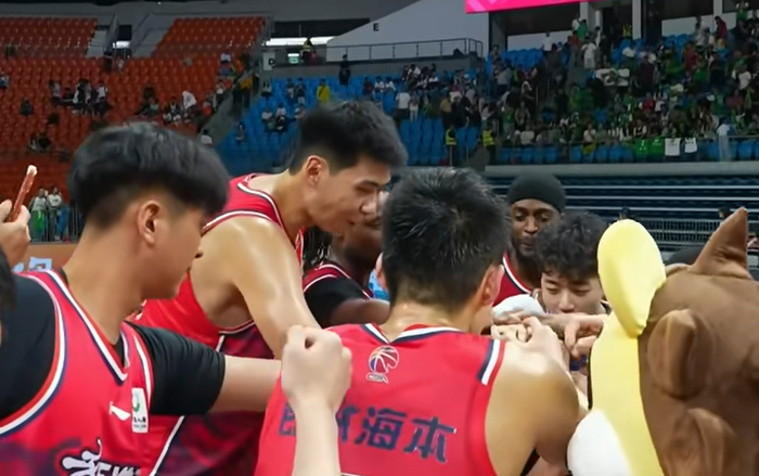 辽宁队惨败广州队16分 三大核心球员集体低迷引