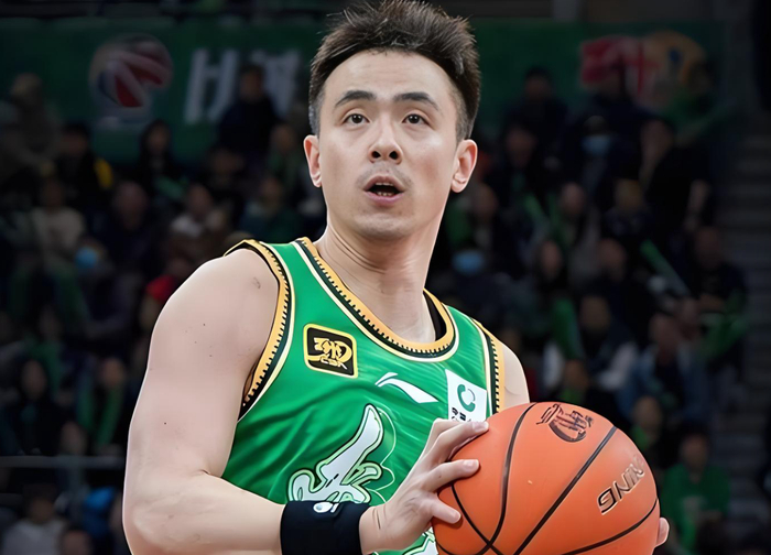 辽宁队惨败广州队16分 三大核心球员集体低迷引