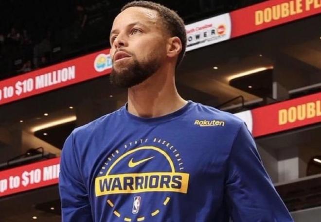 库里复出首秀亮相勇士主场迎战火箭