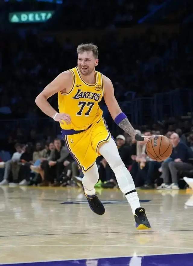 一条腿筋断送MVP生涯 东契奇损失近6000万美元