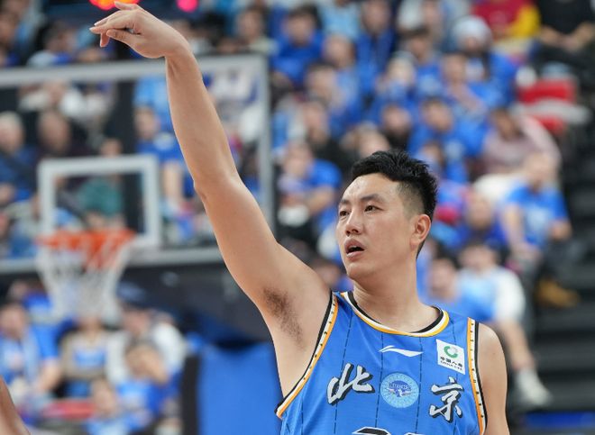 翟晓川CBA生涯第626场超越易建联跻身历史第11位