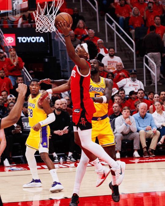 NBA季后赛首轮激战：雷霆横扫马刺逆转，森林狼